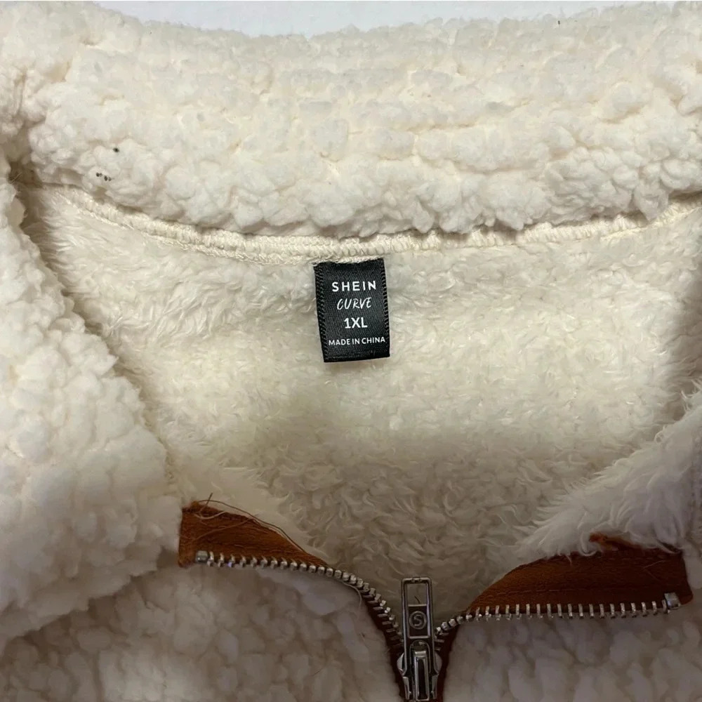 Women zip up white and brown teddy, cozy long sleeve for casual comfort. - Picture 6 of 7